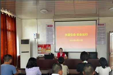 ?市公交公司開展安全宣傳進(jìn)社區(qū)活動(dòng)